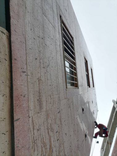 تمیز کردن نمای ساختمان