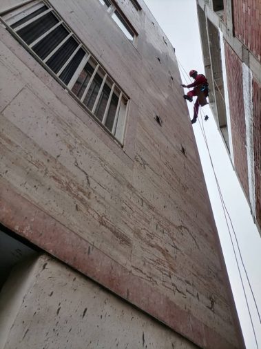 تمیز کردن نمای ساختمان