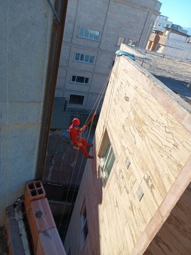 تمیز کردن نمای ساختمان